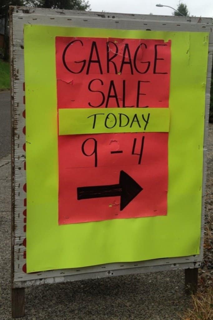 yard sale tips signage