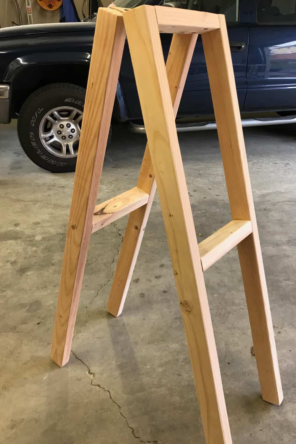 Assembled Ladder Shelf