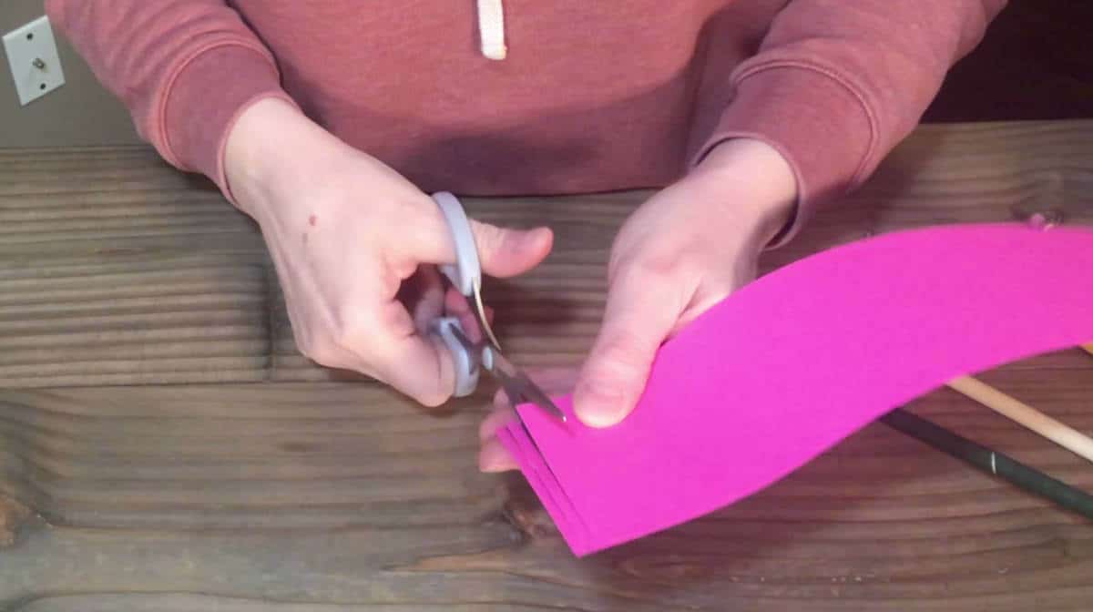 Cut Fringe To Make A Paper Spider Mum