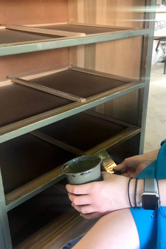 Painting chest of drawers with mineral paint.