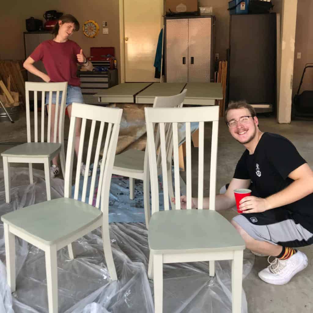 Painting a kitchen table and chairs in two colors, using Fusion Mineral Paint.