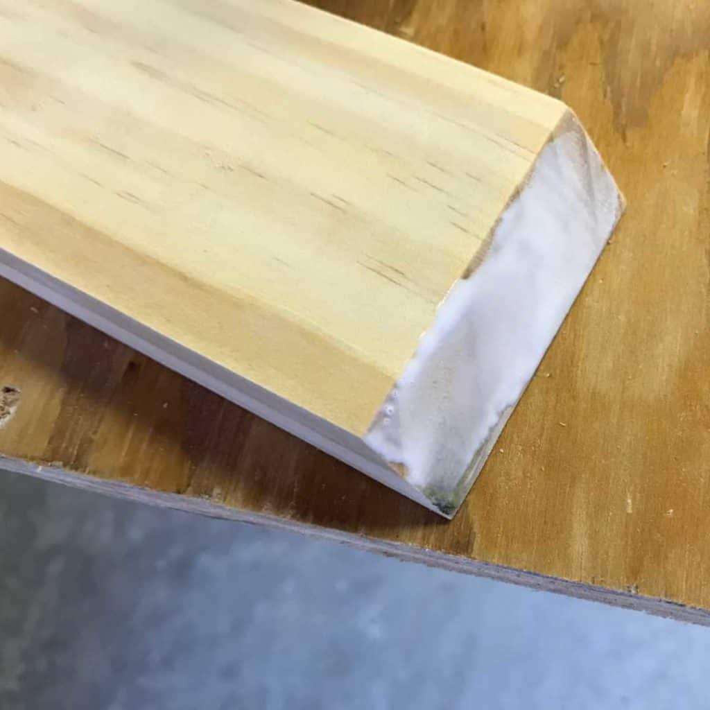 36 degree angle cut on a 1 x 3 with wood glue on the angle.